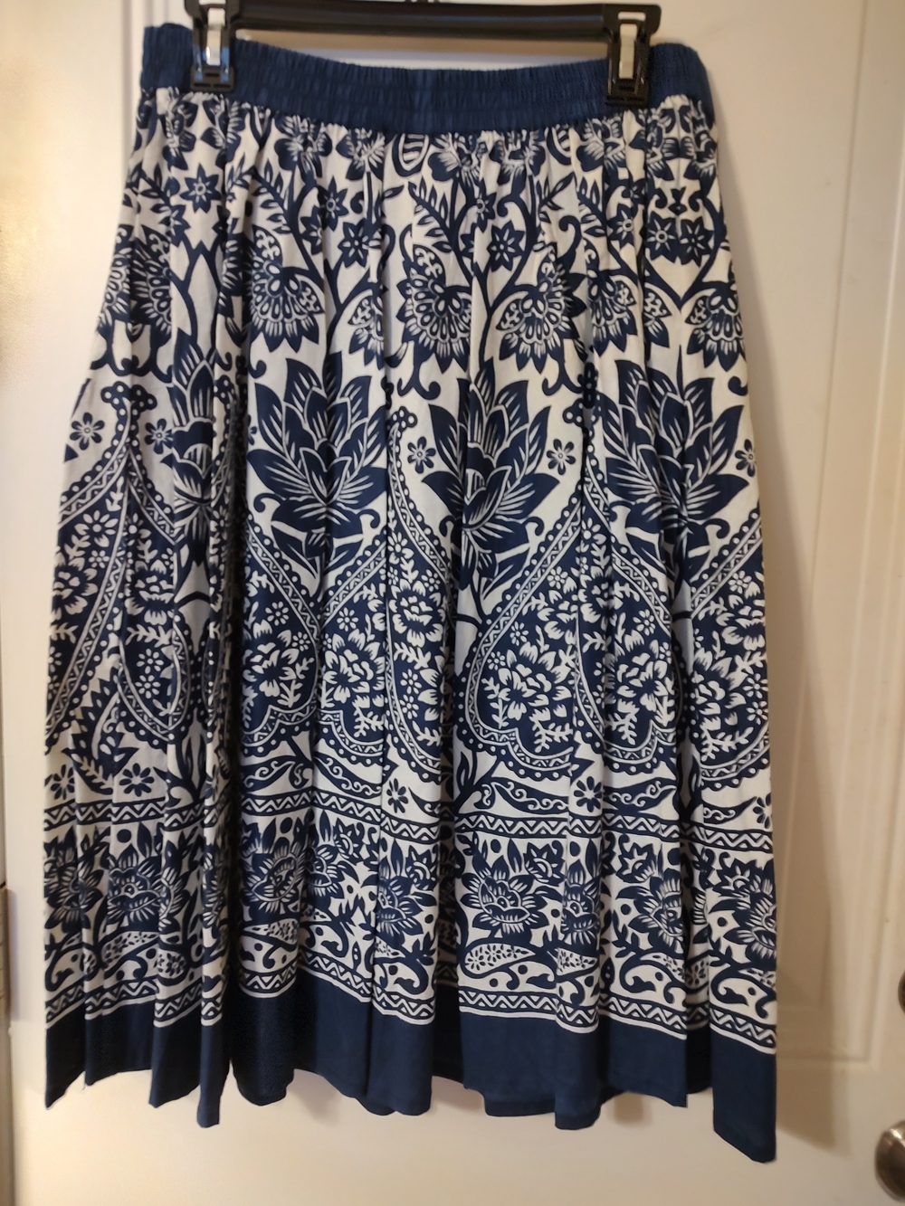 Women’s Navy and White Floral Midi Skirt - Picture 2 of 7